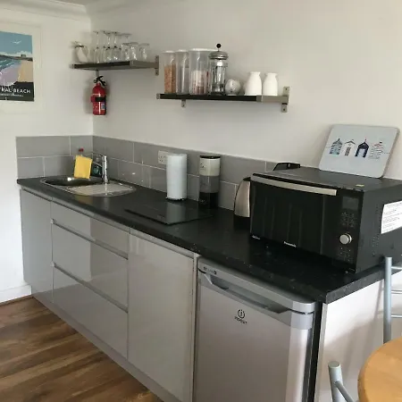 Kiki's Corner Apartment *